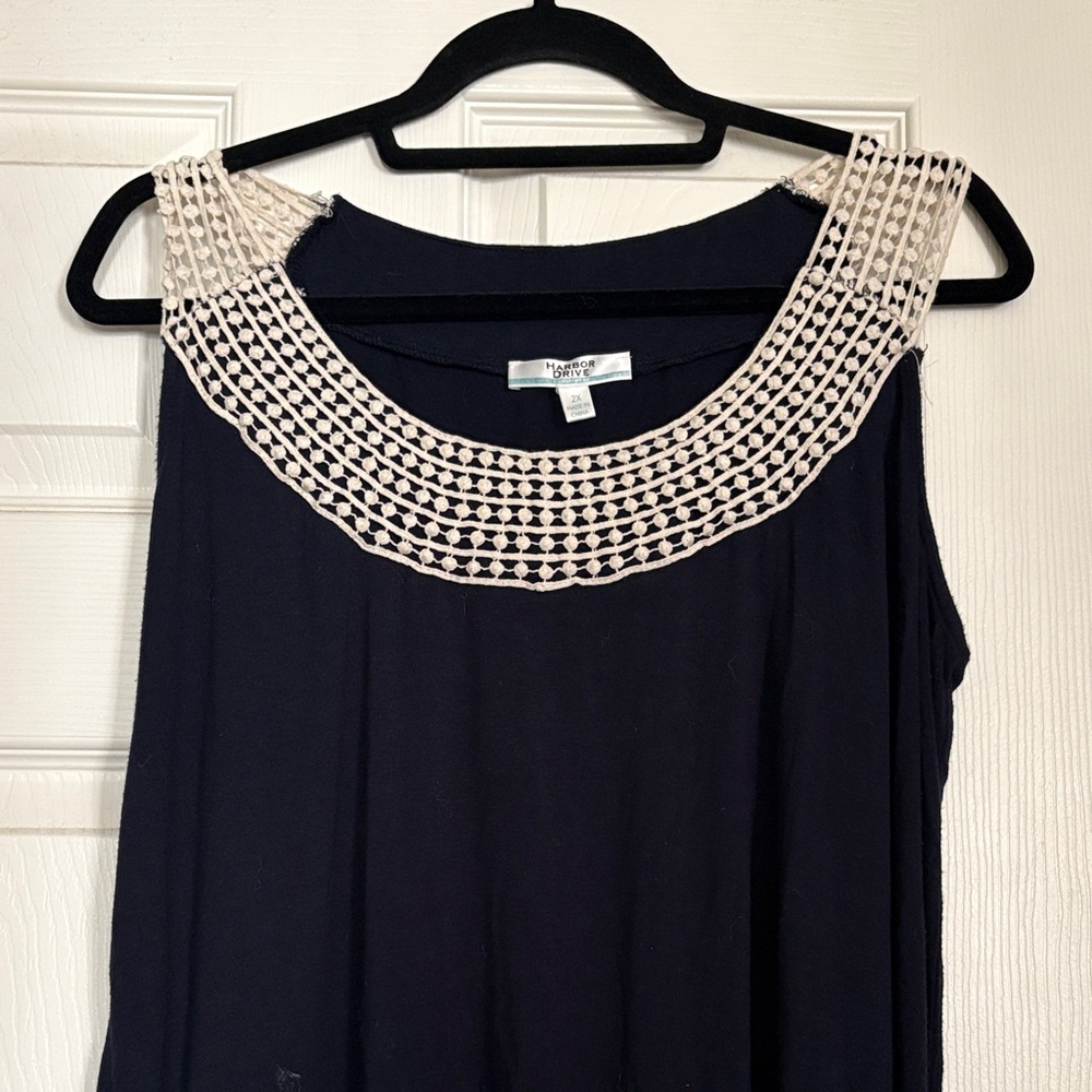 Harbor Drive Navy Dress with Cream Crochet Detail, 2X, GUC